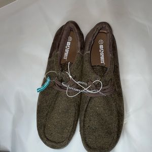 US SPORTS SHOES NEW SIZE 12, last one, very comfy!